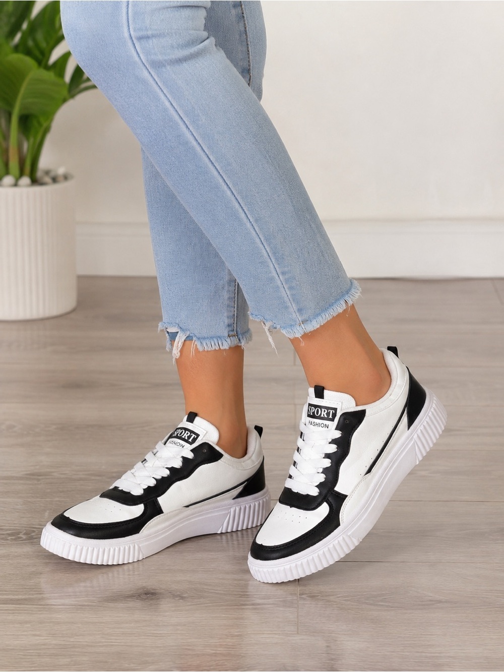 Sport Fashion Black White Chunky Platform Sneakers EU 39 NWOT